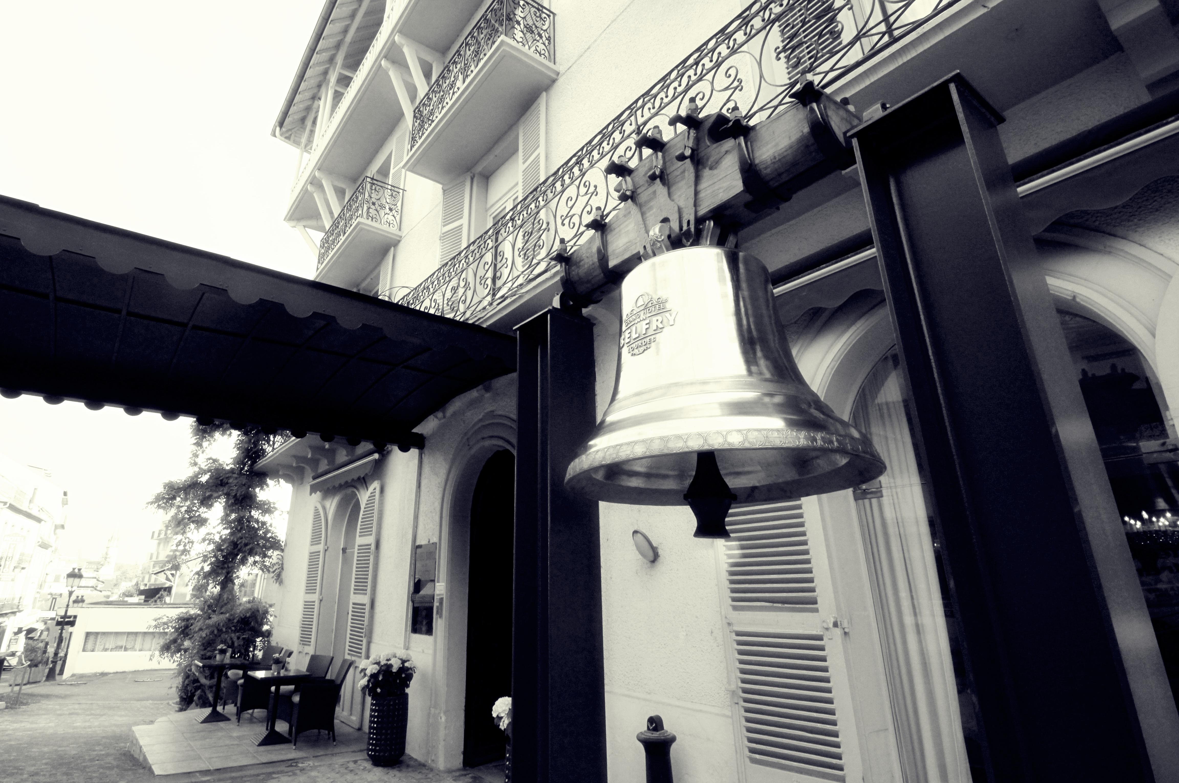 לורדה Belfry & Spa By Ligne St Barth מראה חיצוני תמונה The bell of the church