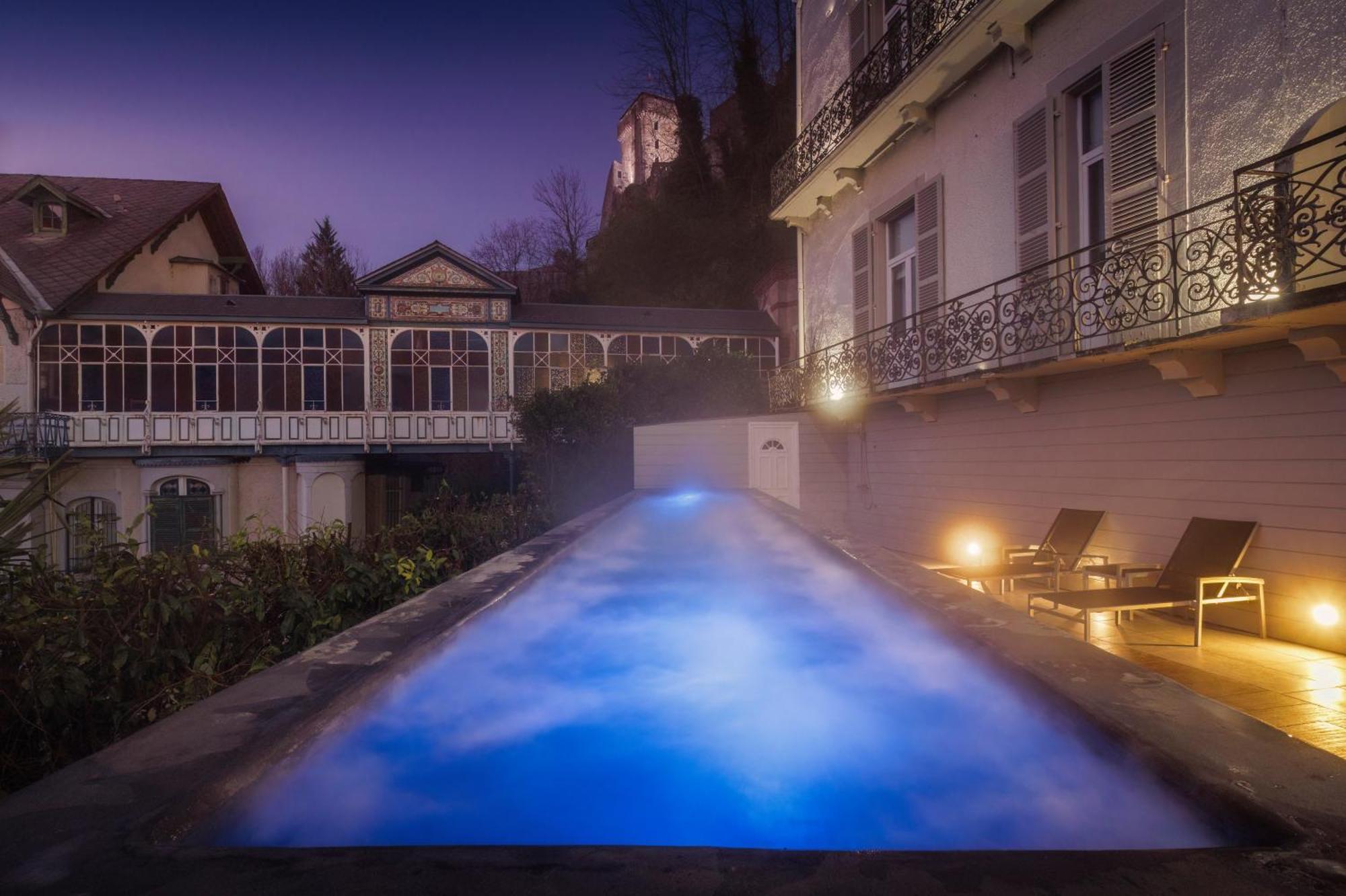 לורדה Belfry & Spa By Ligne St Barth מראה חיצוני תמונה The thermal pool at the Hotel de la Reine